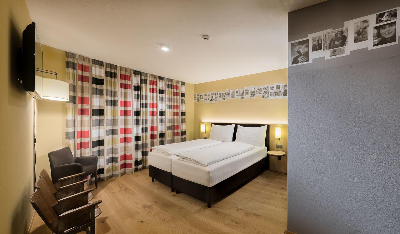 Hotel Cinema 8 Schoftland Zewnętrze zdjęcie