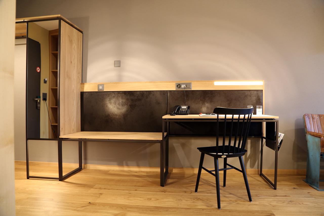 Hotel Cinema 8 Schoftland Zewnętrze zdjęcie