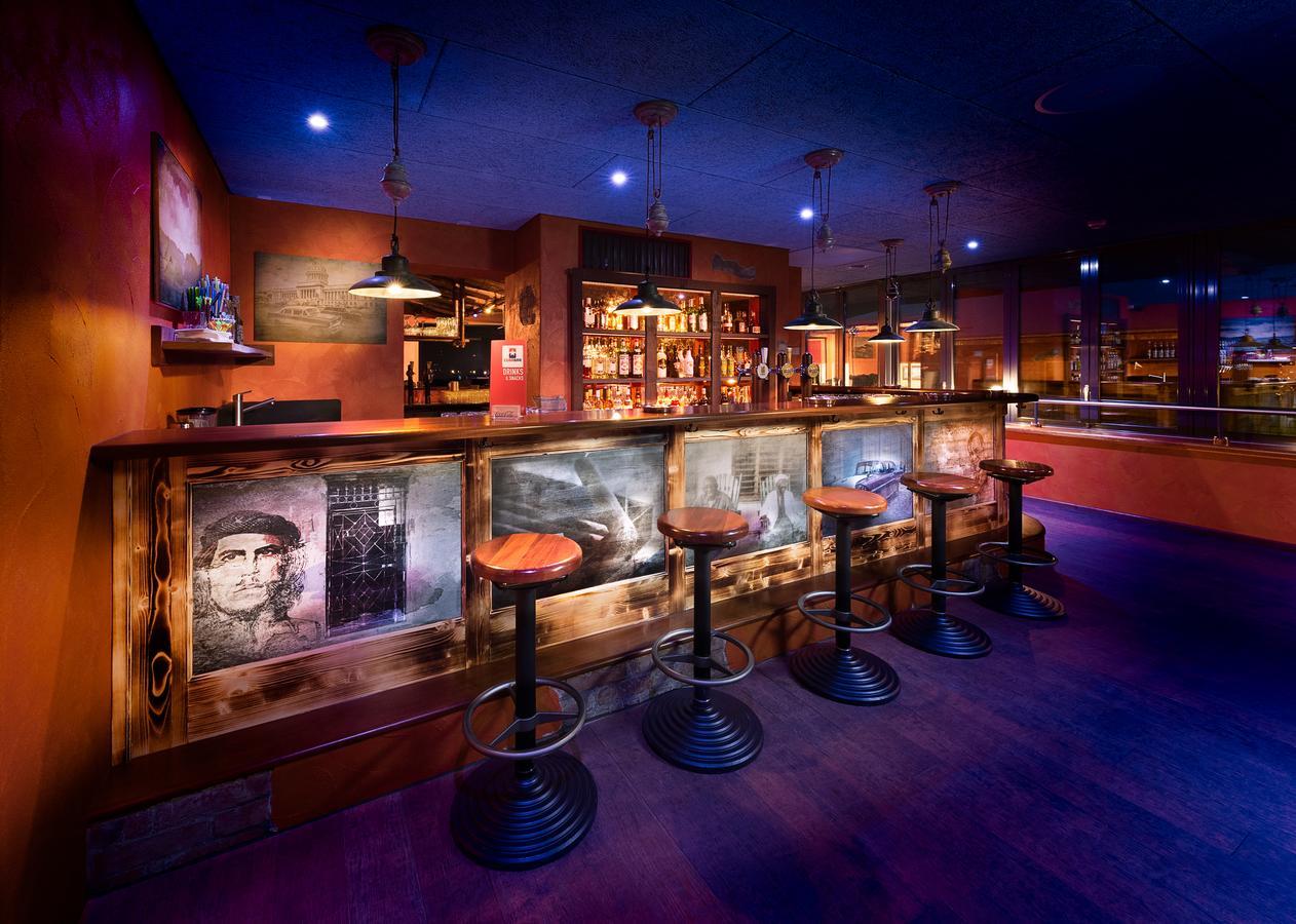 Hotel Cinema 8 Schoftland Zewnętrze zdjęcie