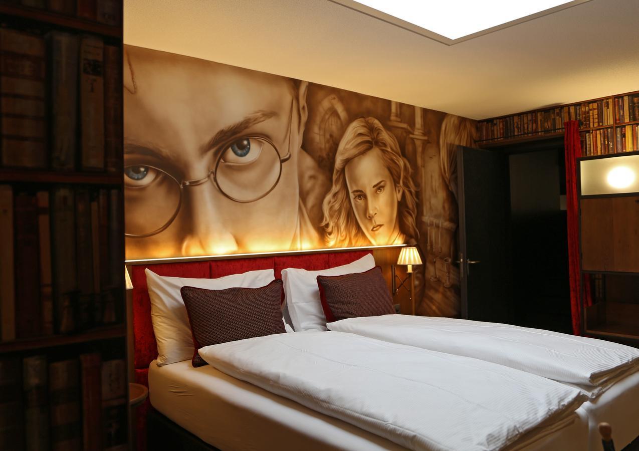 Hotel Cinema 8 Schoftland Zewnętrze zdjęcie