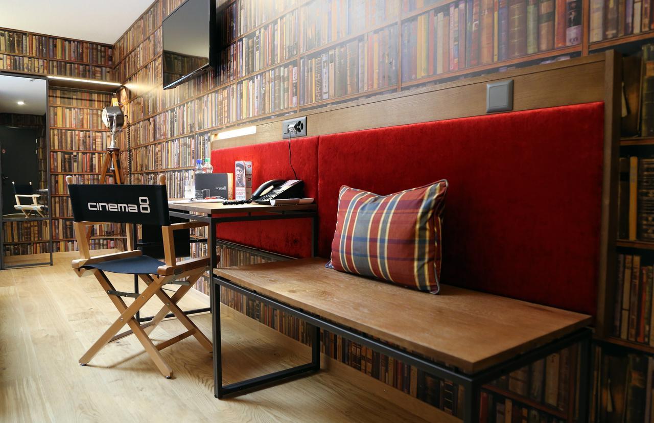 Hotel Cinema 8 Schoftland Zewnętrze zdjęcie