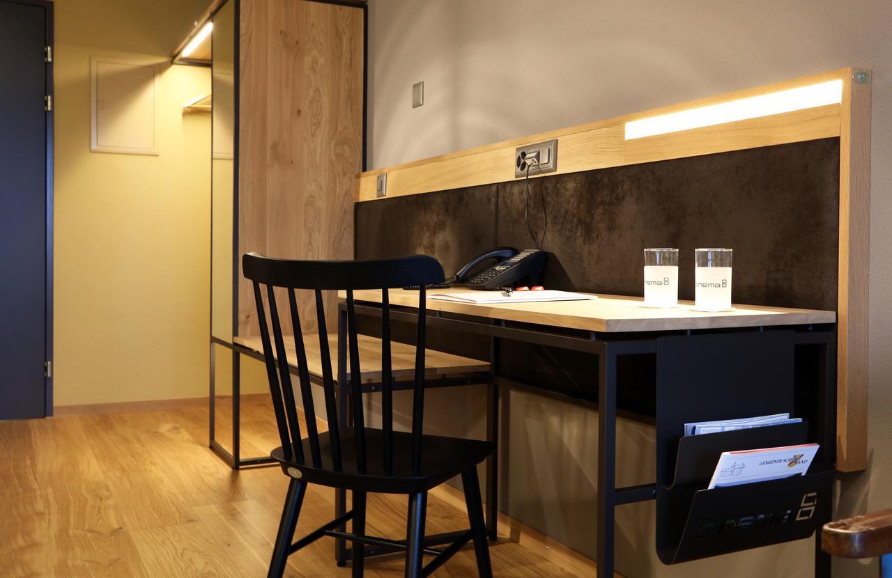Hotel Cinema 8 Schoftland Zewnętrze zdjęcie