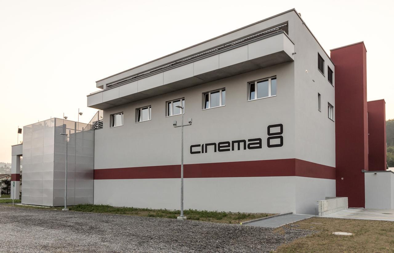 Hotel Cinema 8 Schoftland Zewnętrze zdjęcie